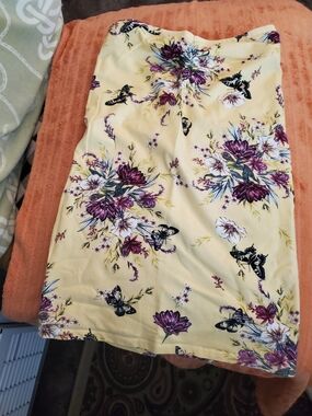 Torrid Yellow Floral Tube Top with Purple Bouquet Print Size 6